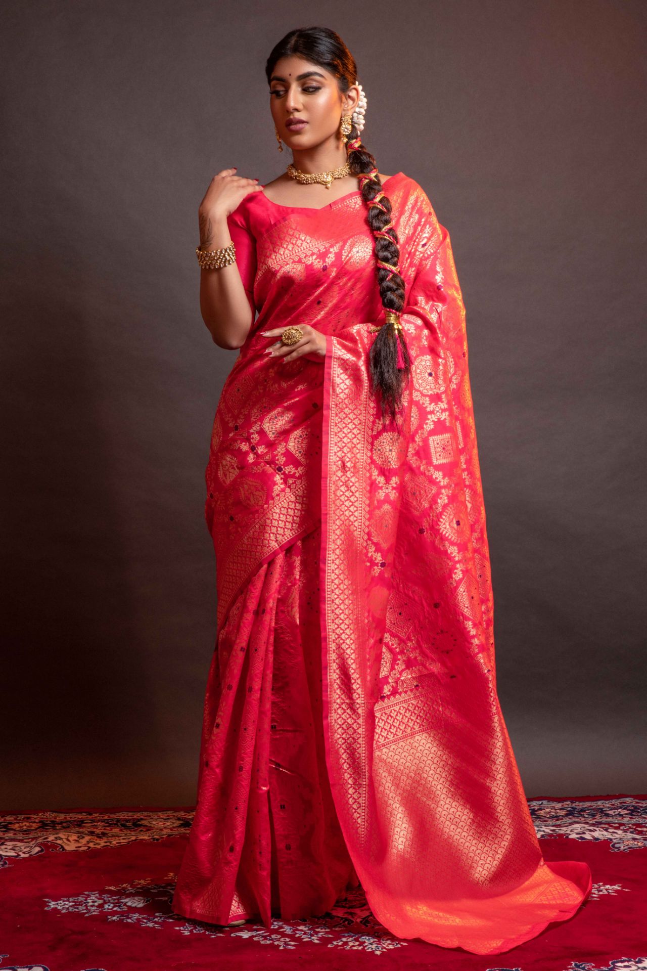 Picture of Pink Banarasi Silk Blend Jacquard Woven Saree with Blouse