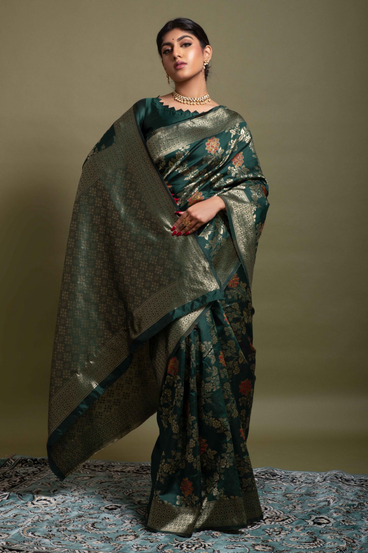 Picture of Dark Green Banarasi Silk Blend Jacquard Woven Saree with Blouse