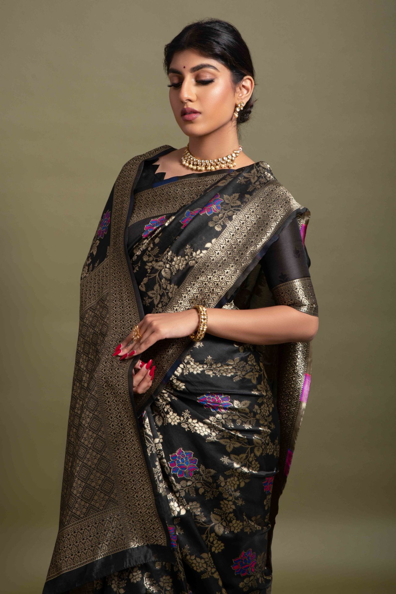 Picture of Black Banarasi Silk Blend Jacquard Woven Saree with Blouse